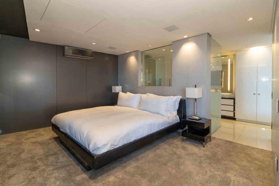 5 Bedroom Property for Sale in Clifton Western Cape